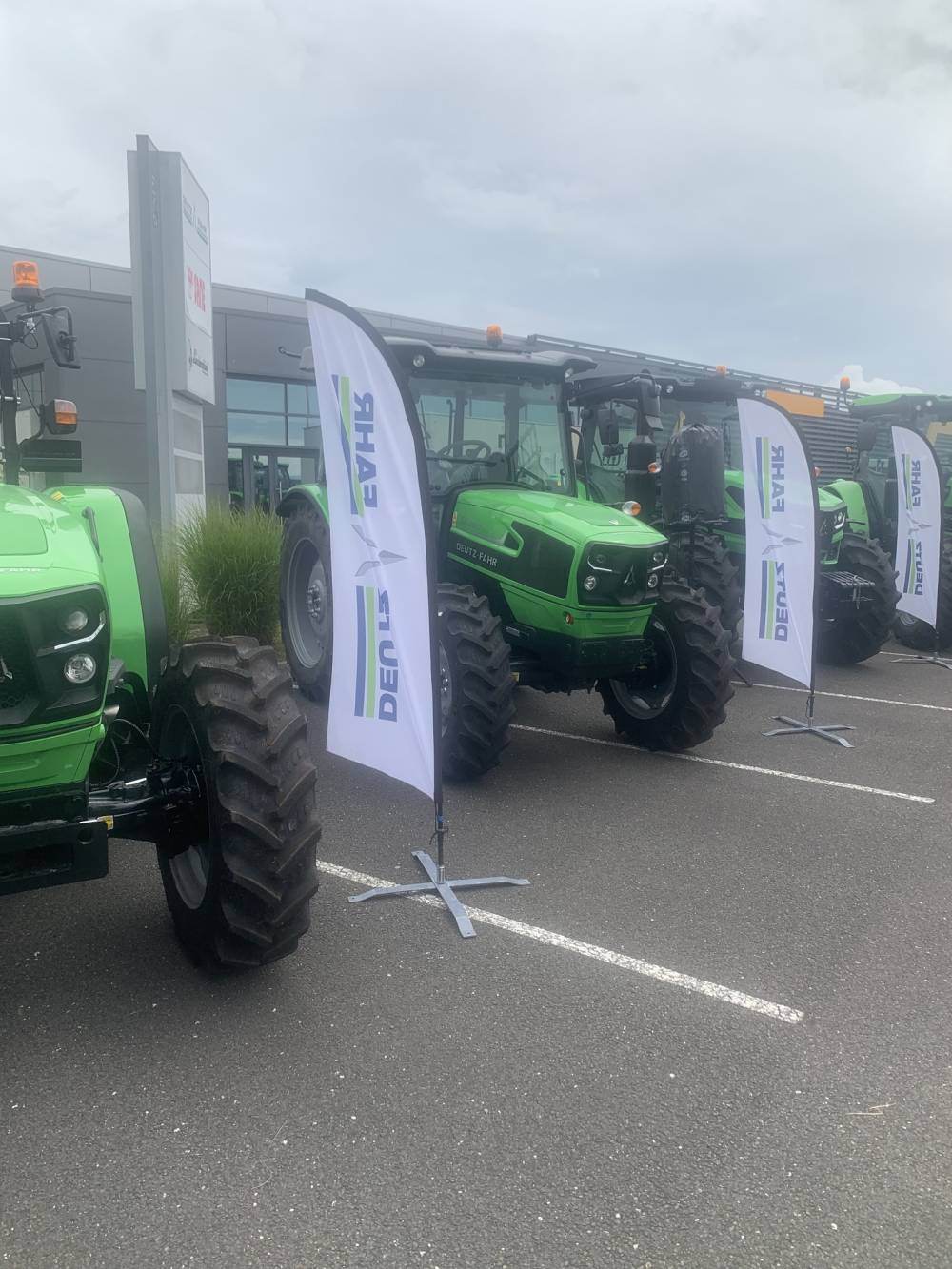 deutz-fahr-tracteur-moderne-travaux